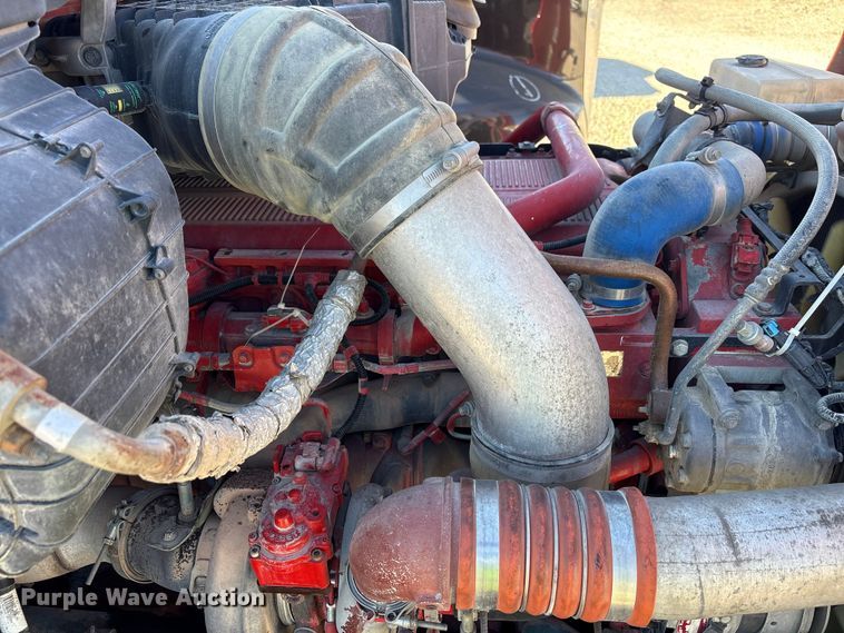 image for item YA1787 2019 Kenworth T680 semi truck