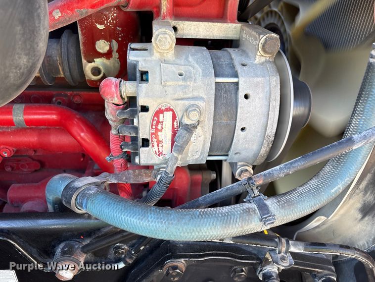 image for item YA1787 2019 Kenworth T680 semi truck