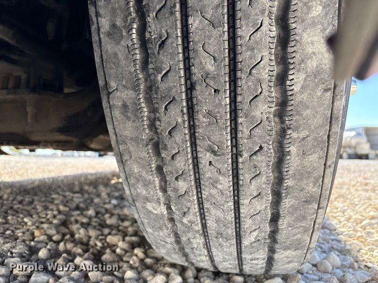 image for item YA1787 2019 Kenworth T680 semi truck