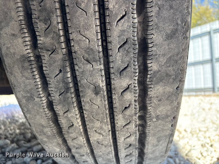 image for item YA1787 2019 Kenworth T680 semi truck