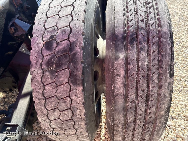 image for item YA1787 2019 Kenworth T680 semi truck