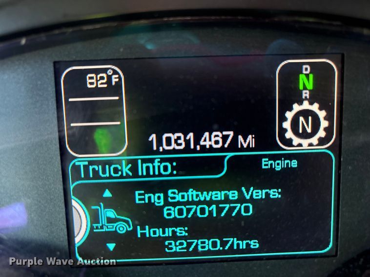 image for item YA1787 2019 Kenworth T680 semi truck