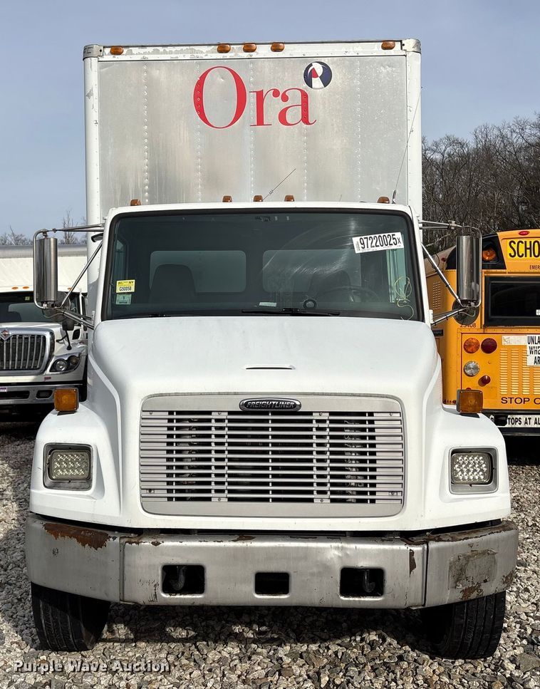 image for item YA1799 2003 Freightliner FL80 delivery truck