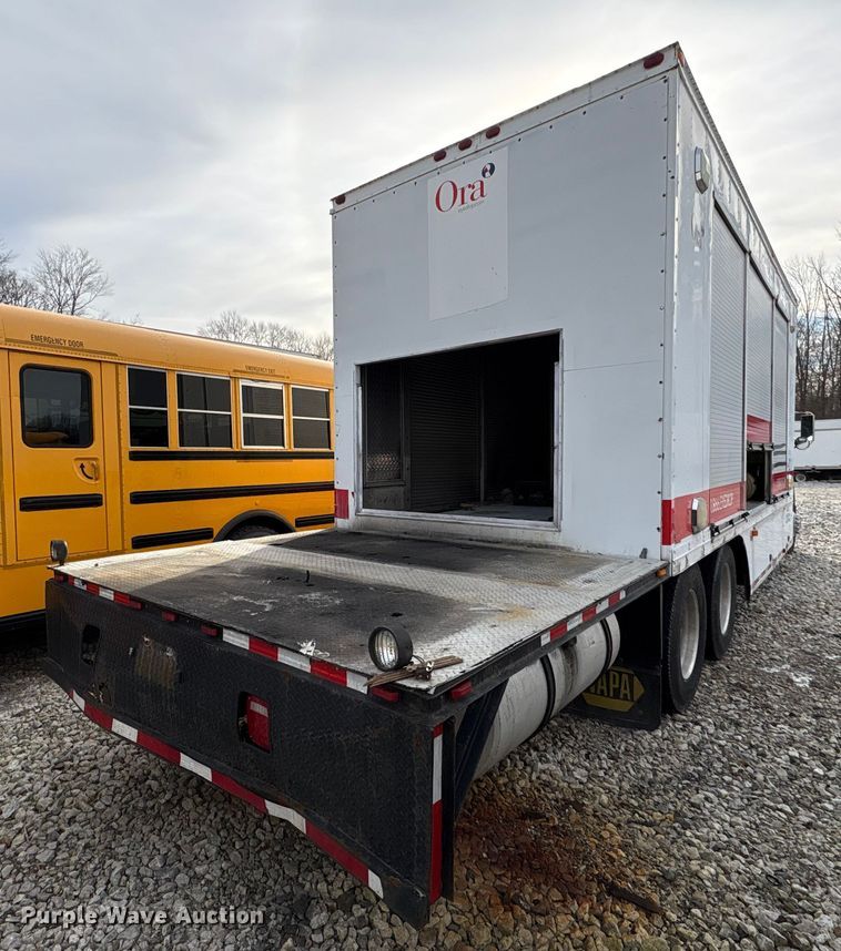 image for item YA1799 2003 Freightliner FL80 delivery truck