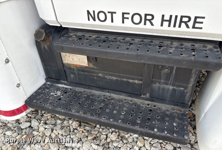 image for item YA1799 2003 Freightliner FL80 delivery truck