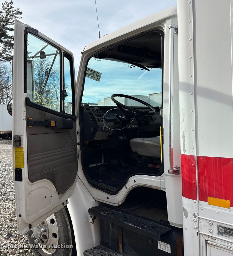 image for item YA1799 2003 Freightliner FL80 delivery truck