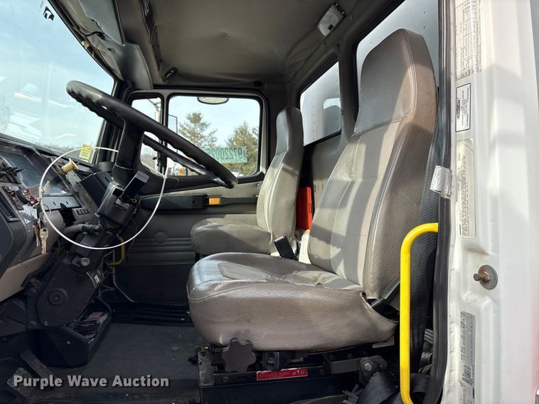 image for item YA1799 2003 Freightliner FL80 delivery truck