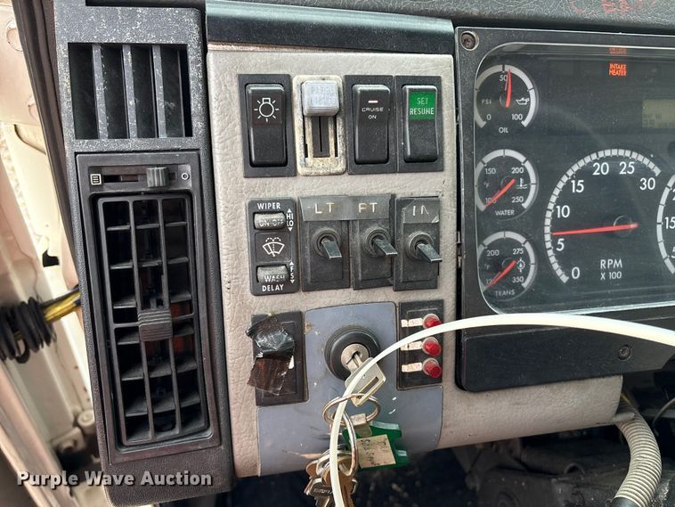 image for item YA1799 2003 Freightliner FL80 delivery truck