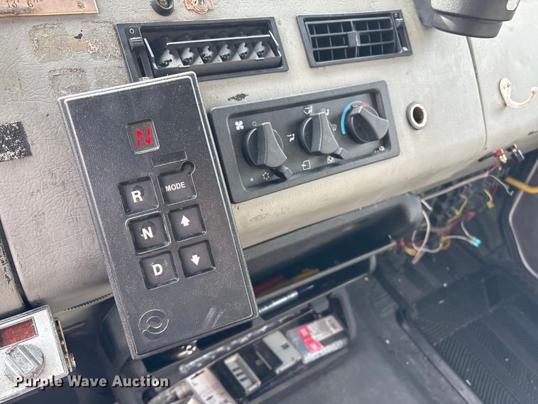 image for item YA1799 2003 Freightliner FL80 delivery truck