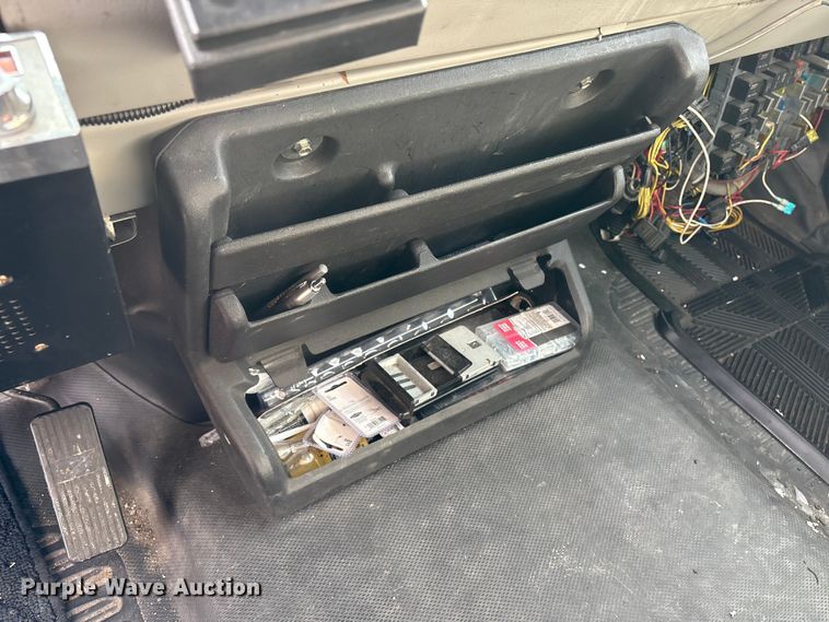 image for item YA1799 2003 Freightliner FL80 delivery truck