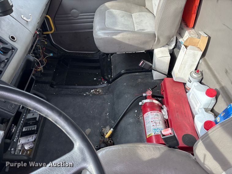 image for item YA1799 2003 Freightliner FL80 delivery truck