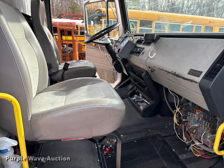 image for item YA1799 2003 Freightliner FL80 delivery truck