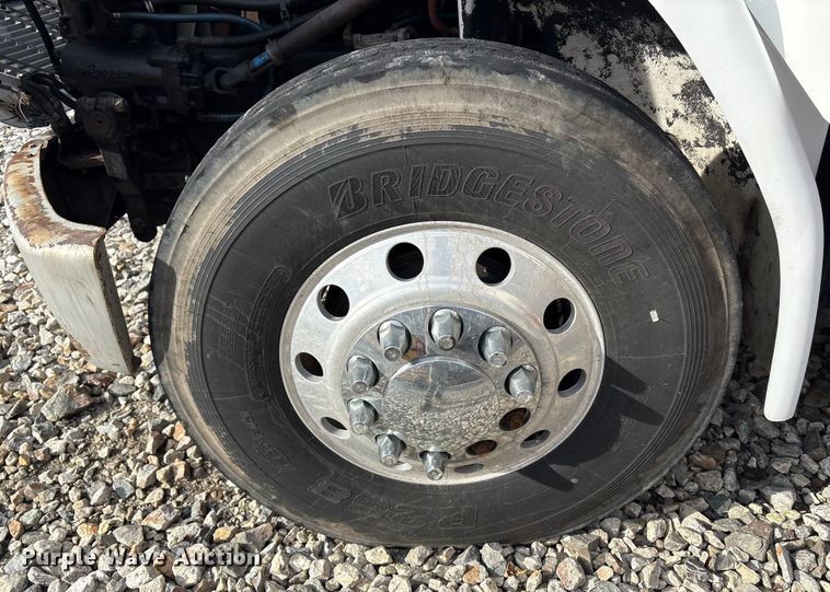 image for item YA1799 2003 Freightliner FL80 delivery truck