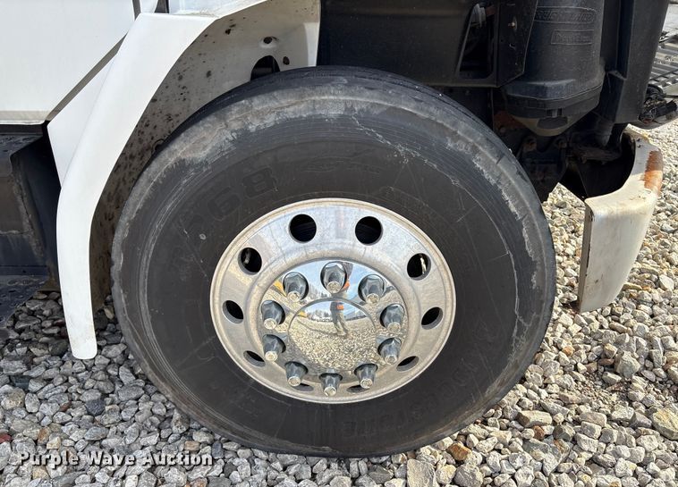 image for item YA1799 2003 Freightliner FL80 delivery truck