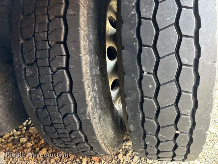 image for item YA1799 2003 Freightliner FL80 delivery truck