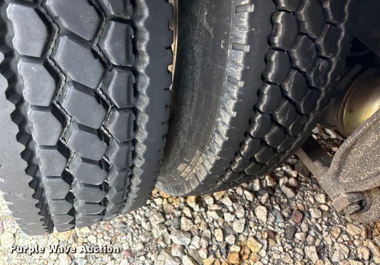 image for item YA1799 2003 Freightliner FL80 delivery truck