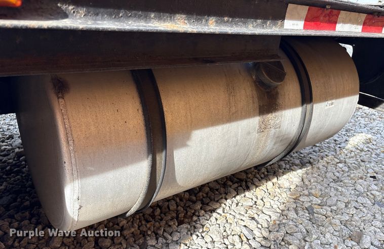 image for item YA1799 2003 Freightliner FL80 delivery truck