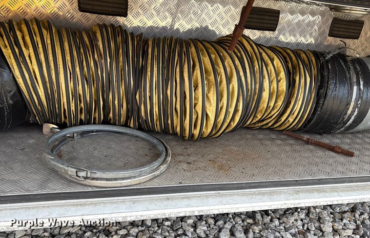 image for item YA1799 2003 Freightliner FL80 delivery truck