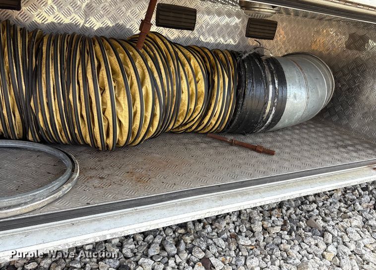 image for item YA1799 2003 Freightliner FL80 delivery truck