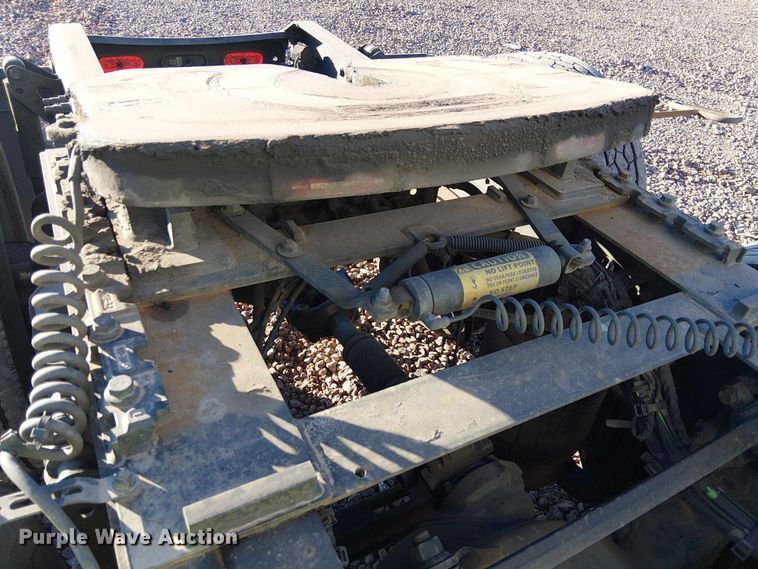 image for item YA1802 2019 Volvo VNL semi truck