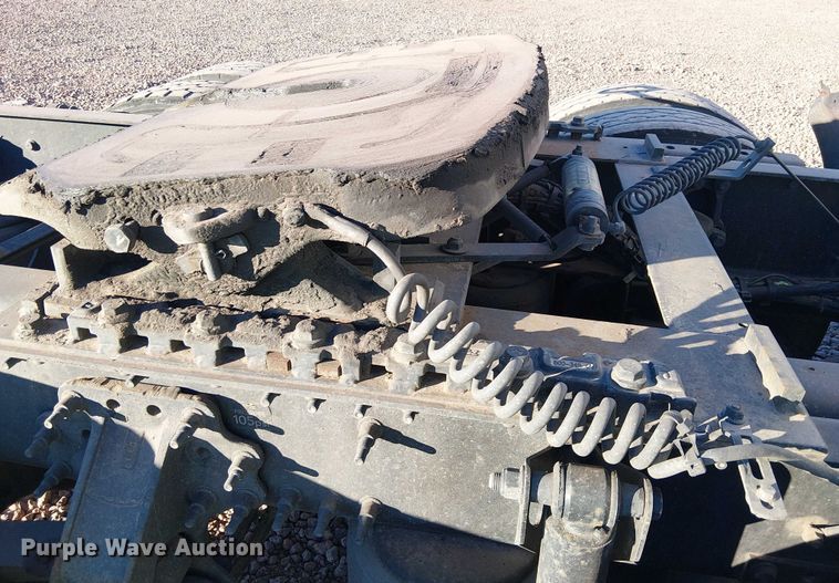 image for item YA1802 2019 Volvo VNL semi truck