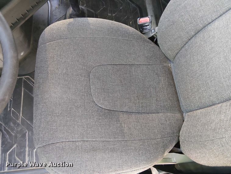 image for item YA1802 2019 Volvo VNL semi truck