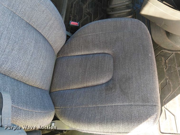 image for item YA1802 2019 Volvo VNL semi truck