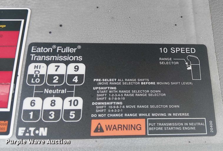 image for item YA1802 2019 Volvo VNL semi truck