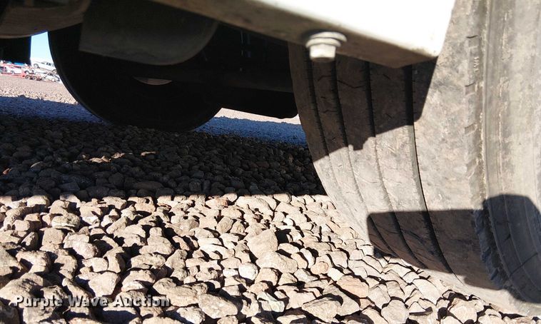 image for item YA1802 2019 Volvo VNL semi truck