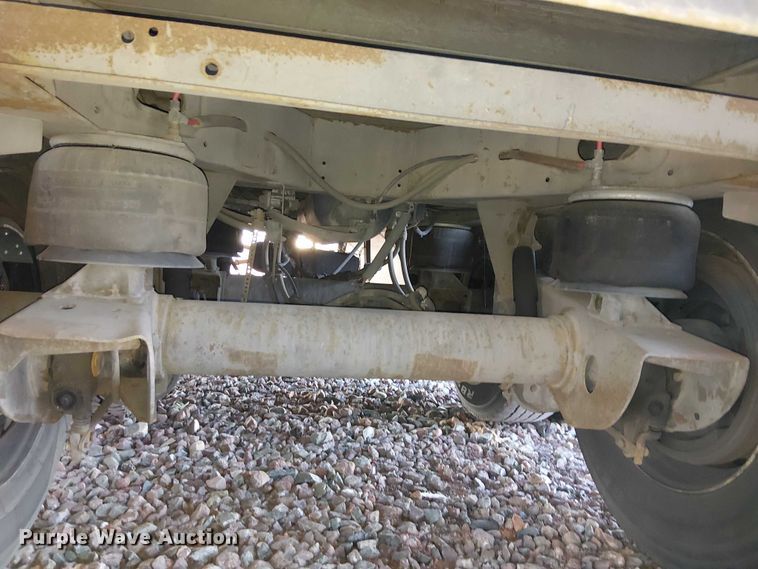 image for item YA1803 2016 Utility VS2DX dry van trailer