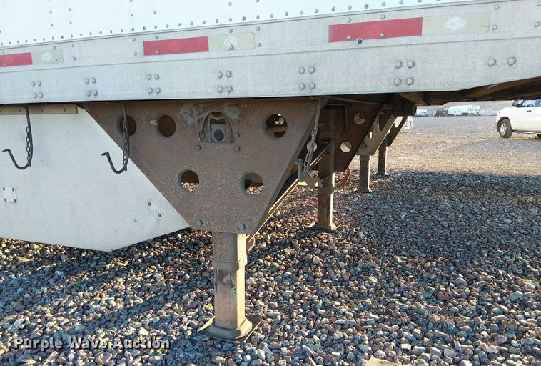 image for item YA1803 2016 Utility VS2DX dry van trailer
