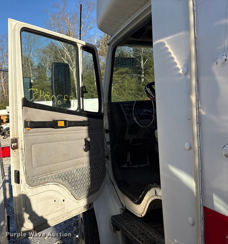 image for item YA1815 2001 Freightliner FL70 mobile medical unit