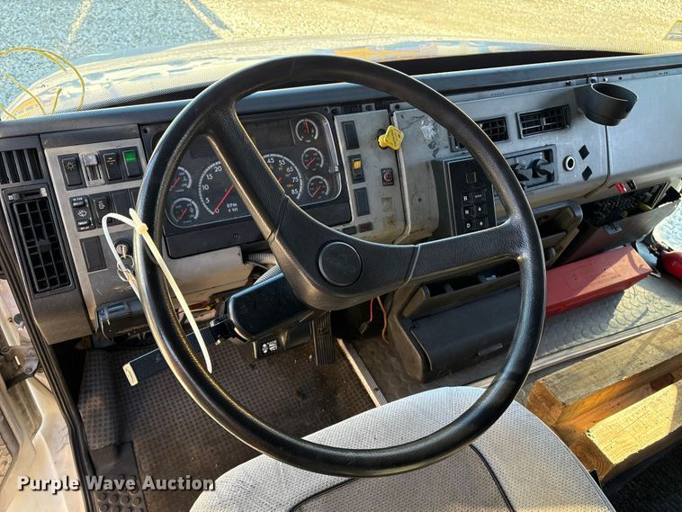 image for item YA1815 2001 Freightliner FL70 mobile medical unit