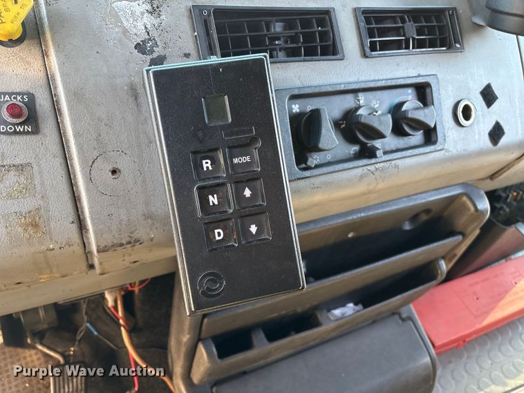 image for item YA1815 2001 Freightliner FL70 mobile medical unit