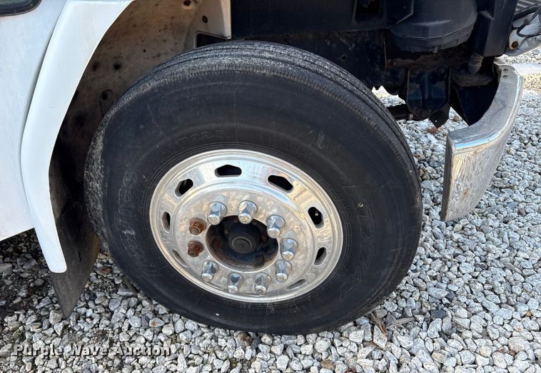 image for item YA1815 2001 Freightliner FL70 mobile medical unit