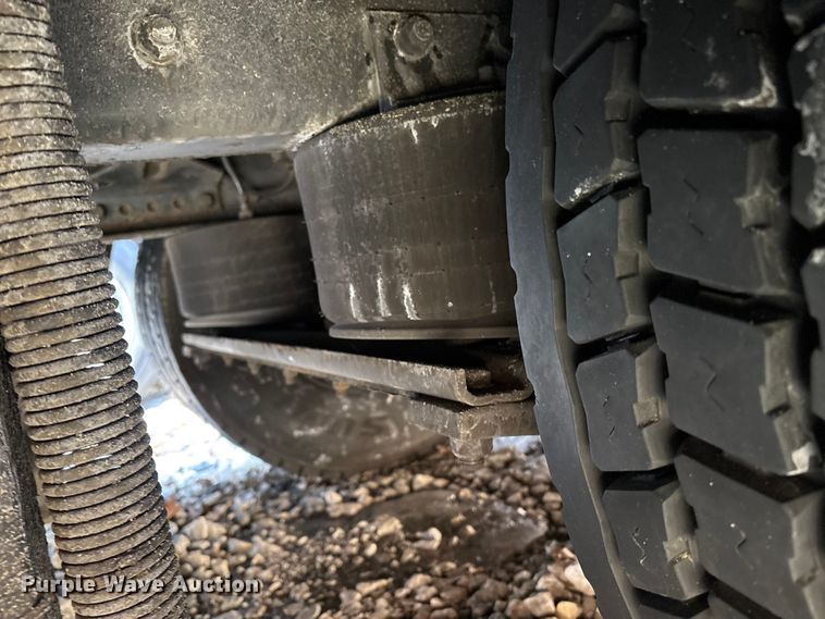 image for item YA1815 2001 Freightliner FL70 mobile medical unit