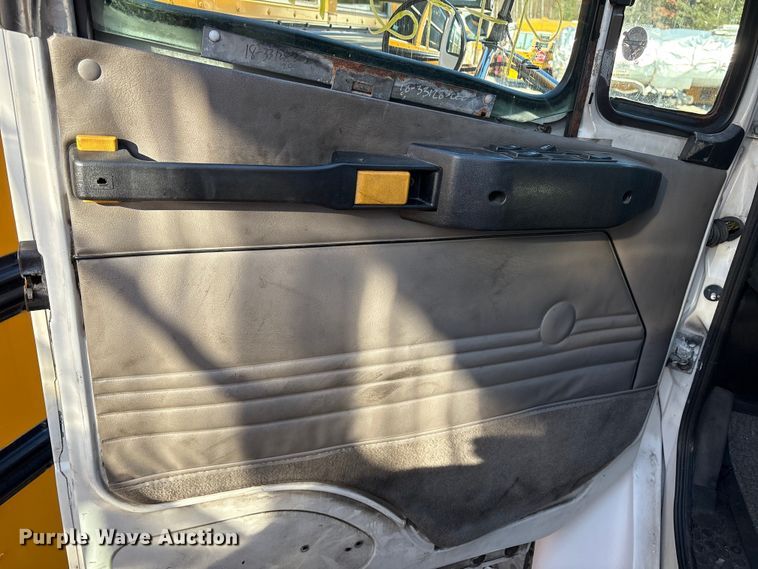 image for item YA1816 2003 Freightliner FL80 mobile medical unit