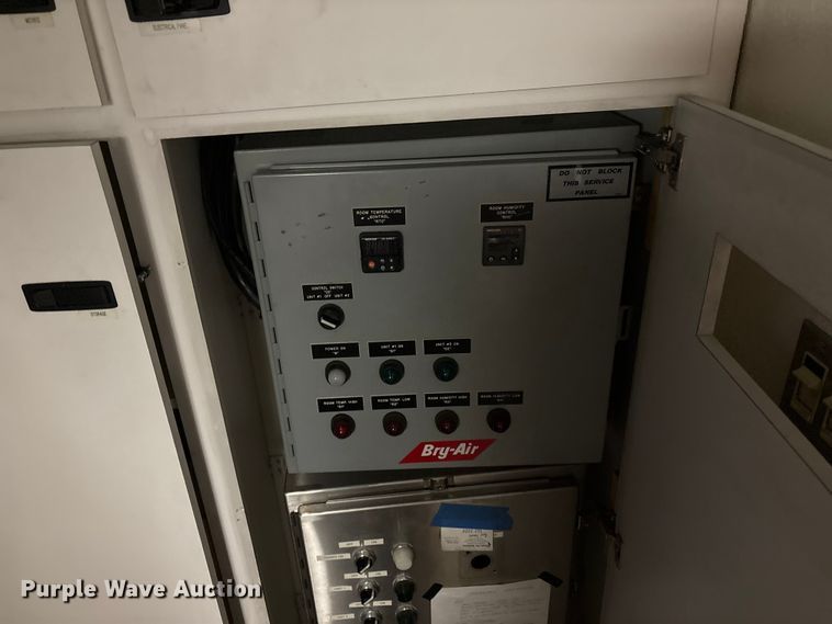 image for item YA1816 2003 Freightliner FL80 mobile medical unit