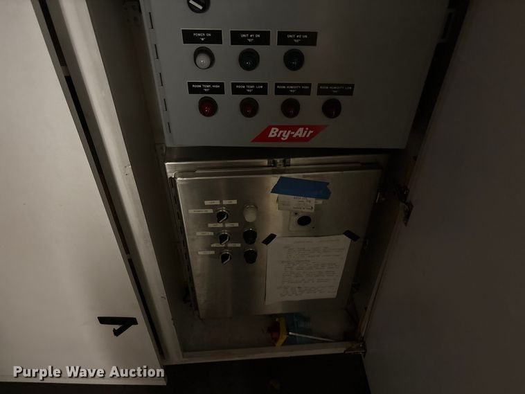 image for item YA1816 2003 Freightliner FL80 mobile medical unit