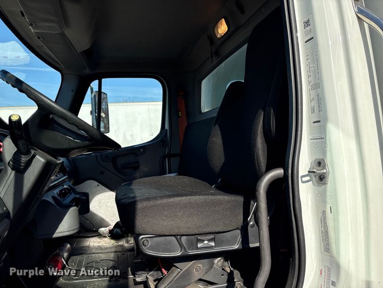 image for item YA1855 2018 Freightliner Business Class M2 box truck