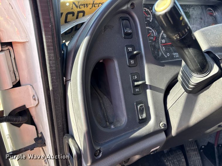 image for item YA1855 2018 Freightliner Business Class M2 box truck