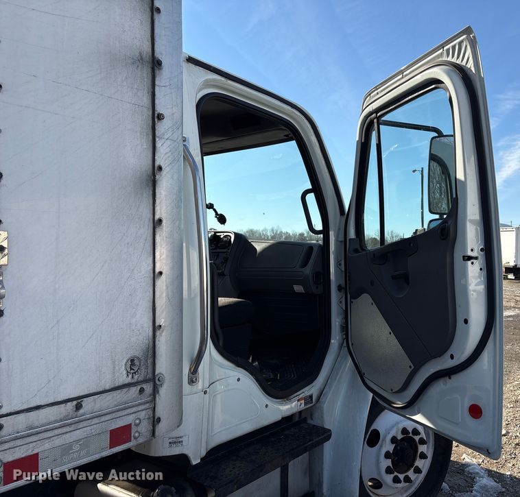 image for item YA1855 2018 Freightliner Business Class M2 box truck