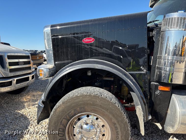 image for item YA1907 2025 Peterbilt 589 semi truck