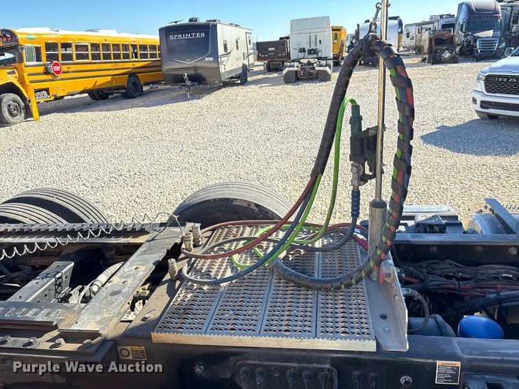 image for item YA1907 2025 Peterbilt 589 semi truck