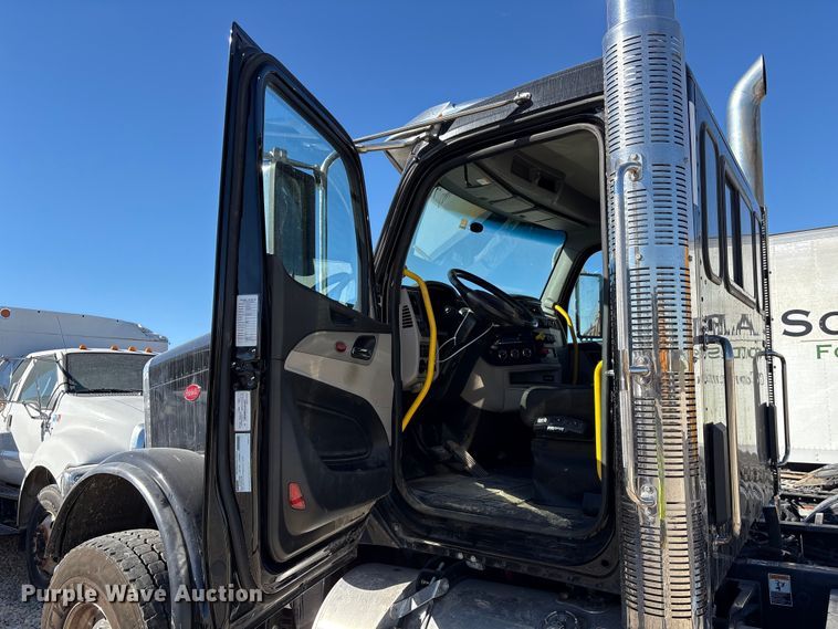 image for item YA1907 2025 Peterbilt 589 semi truck