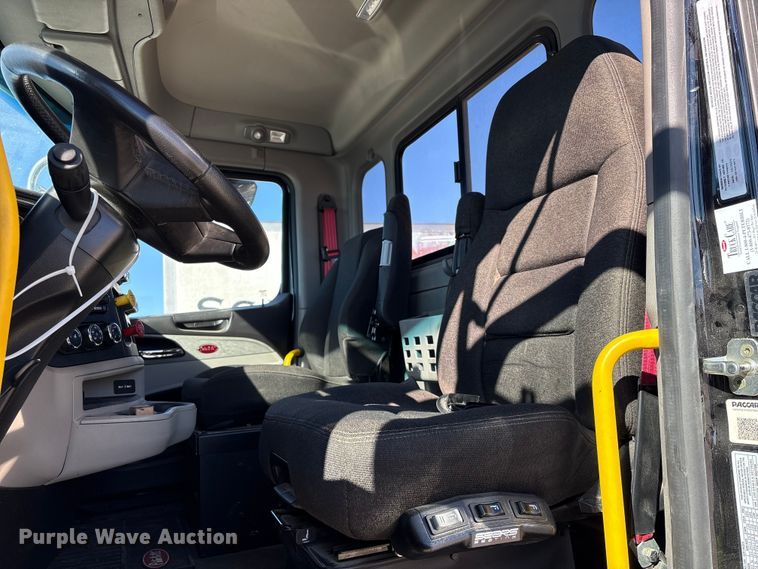 image for item YA1907 2025 Peterbilt 589 semi truck