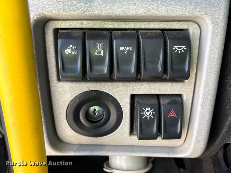 image for item YA1907 2025 Peterbilt 589 semi truck