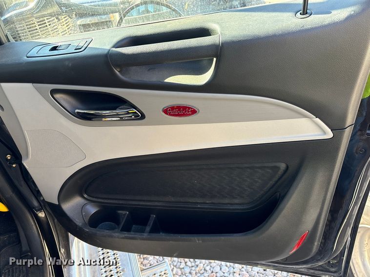 image for item YA1907 2025 Peterbilt 589 semi truck