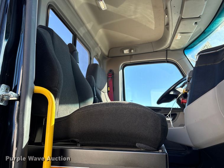 image for item YA1907 2025 Peterbilt 589 semi truck