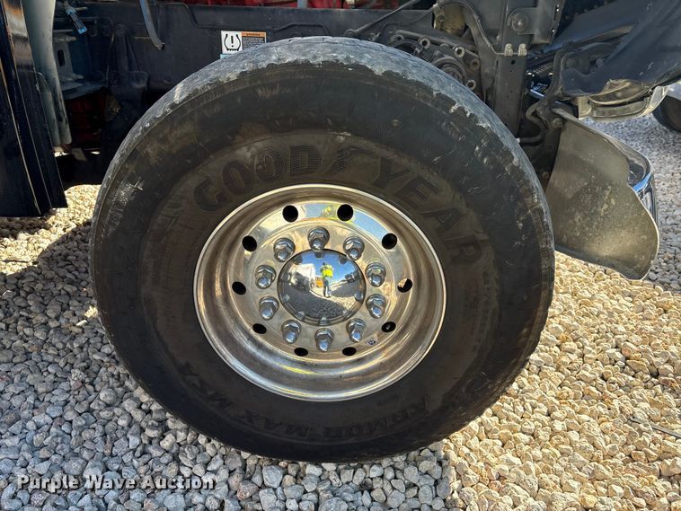 image for item YA1907 2025 Peterbilt 589 semi truck